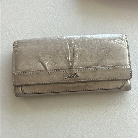 Coach Silver Wallet Classic Design - Picture 1 of 9
